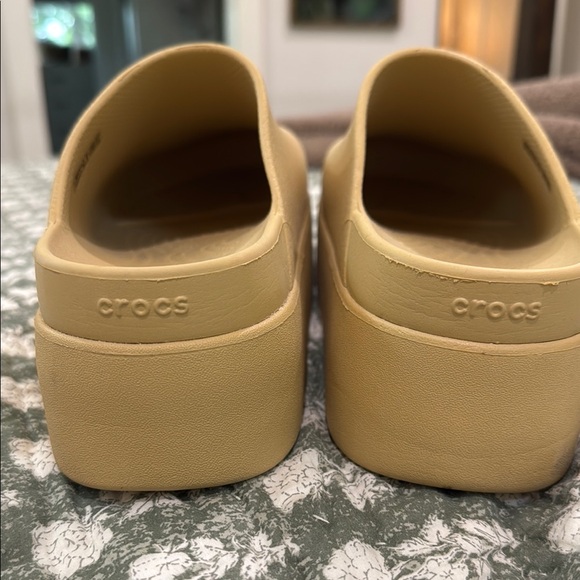 Crocs Clogs - Picture 2 of 5